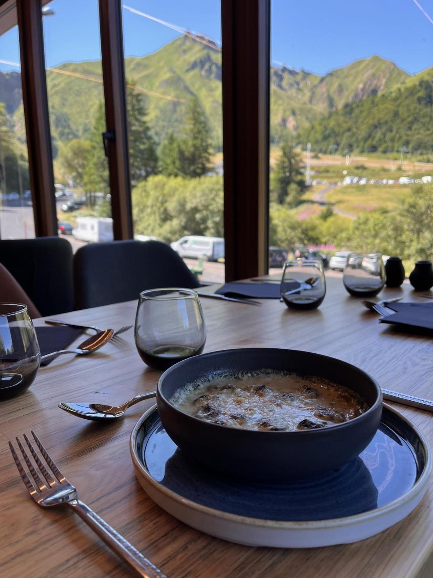 Hotel Du Puy Ferrand , Restaurant La Table De L'Ours Le Mont-Dore Ngoại thất bức ảnh